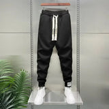 Adéla – Udobne Hlače s Elegantnim Detaljima