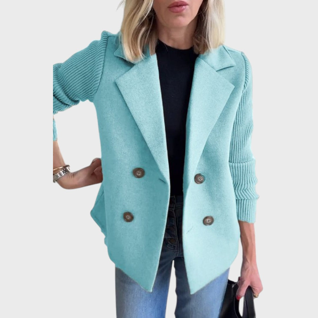 Emma - Elegantni blazer s pletenim rukavima
