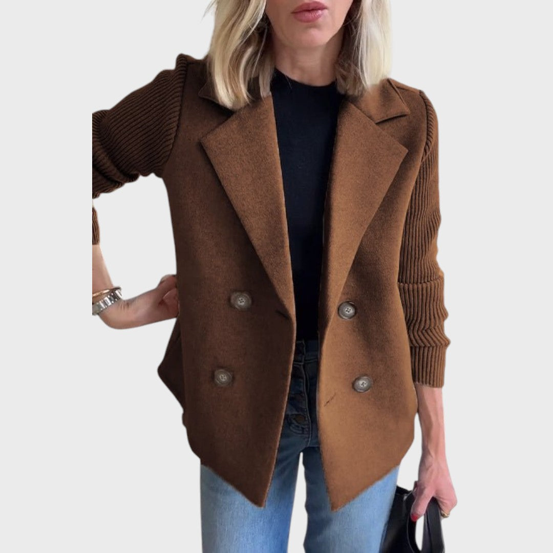 Emma - Elegantni blazer s pletenim rukavima