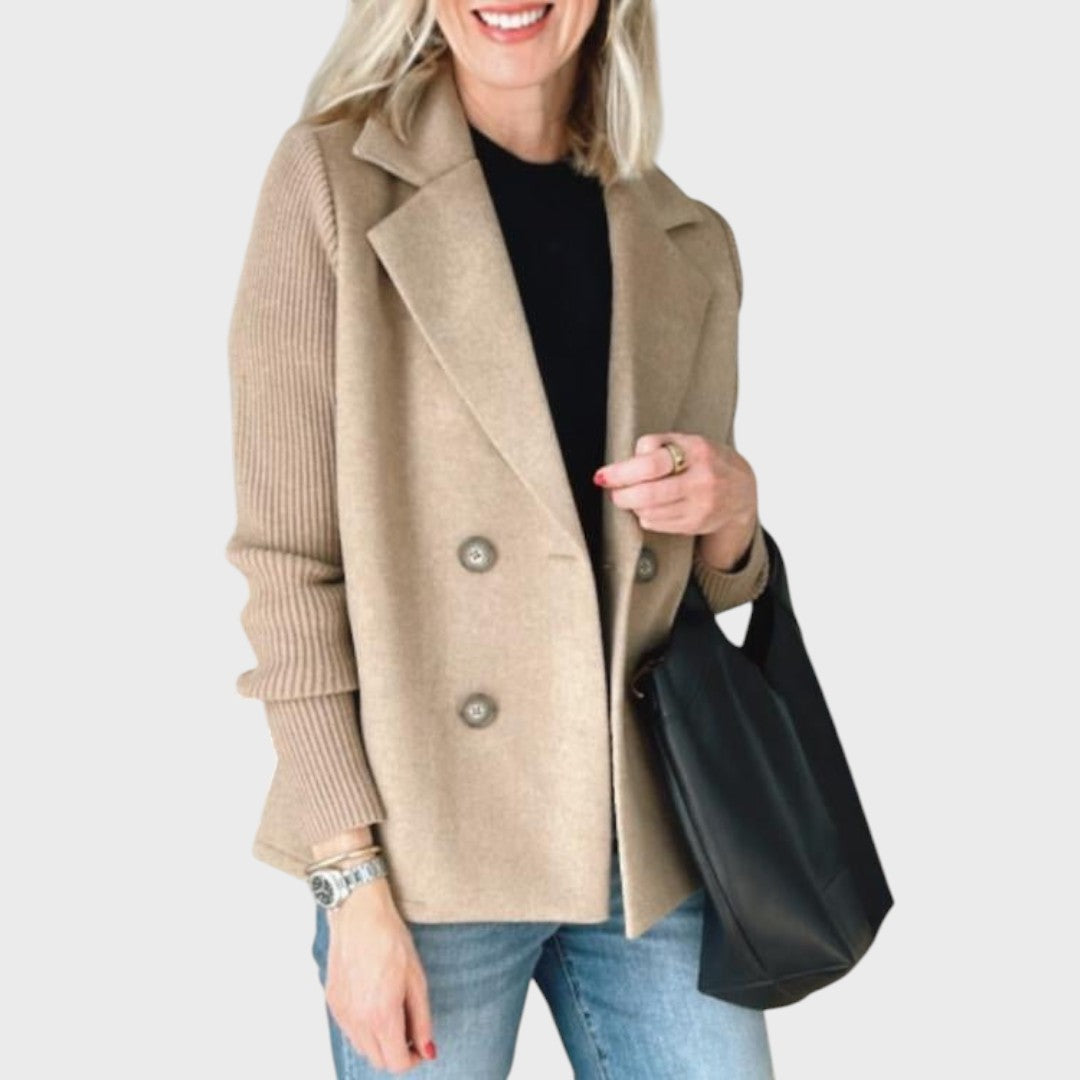 Emma - Elegantni blazer s pletenim rukavima