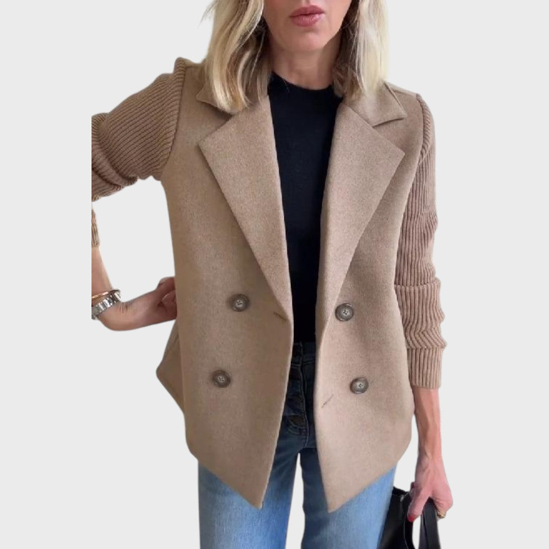 Emma - Elegantni blazer s pletenim rukavima